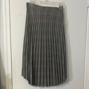 POL Elegant NWOT Midi Skirt in Classic Gray
